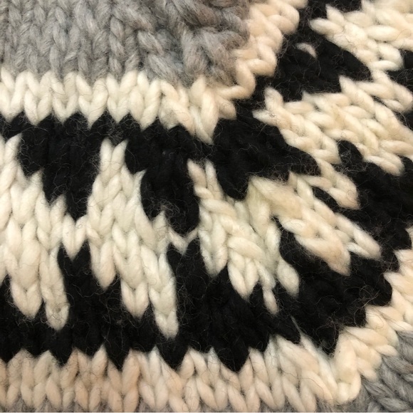 Vintage Handmade Cowichan Zip Up Sweater - Picture 15 of 17